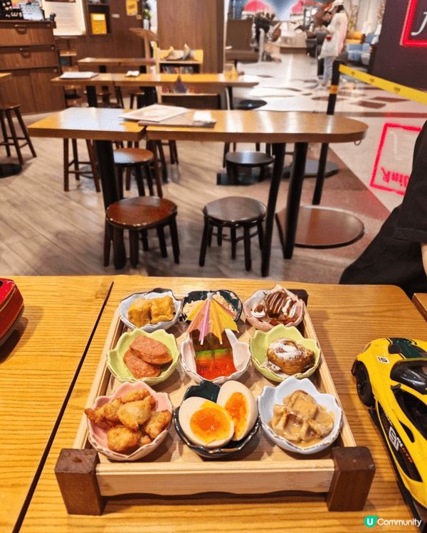這是一間甜品店，位於荷里活廣場。