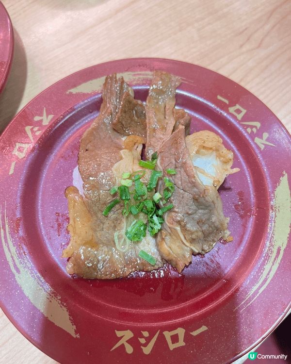 我喜歡吃壽司和烏冬，因為我習慣少吃多餐，能品嘗不同的食物