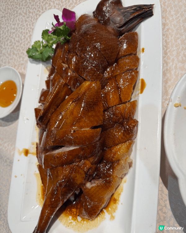 城寨風味環境別緻，食物份量充足，食材新鮮，服務態度非常親切友...