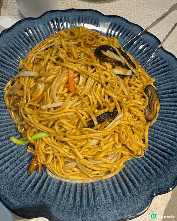 城寨風味環境別緻，食物份量充足，食材新鮮，服務態度非常親切友...