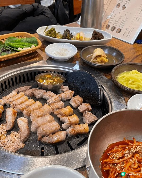 韓國釜山既特色美食吸引不少遊客每年到訪，乘坐膠囊列車打卡拍照...