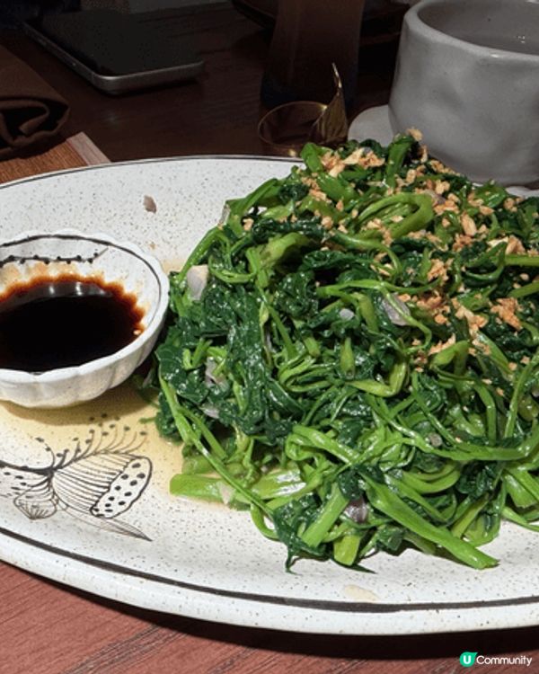 這是越南河內的越南菜餐廳MIA, 所有食物都很有特式，完全體...