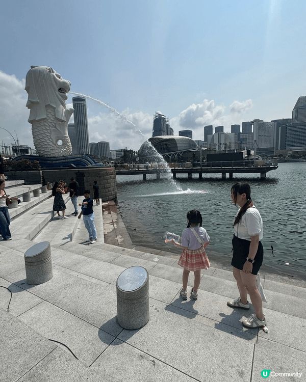 大家好，這些是我們於2025年7月到新加坡旅行的相片，我們第...