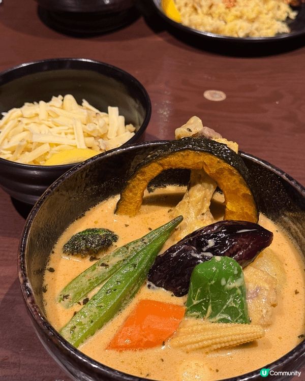 北海道得天獨厚的自然環境造就了頂級的新鮮海鮮、肥美肉類（如羊...