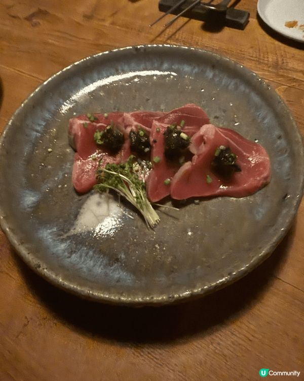 北海道得天獨厚的自然環境造就了頂級的新鮮海鮮、肥美肉類（如羊...