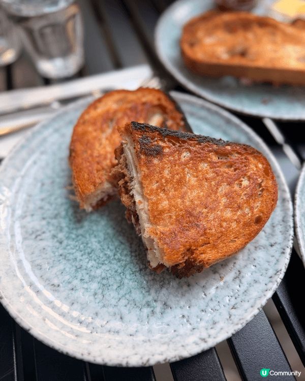 Fineprint淨係識食ricotta toast? 下面...