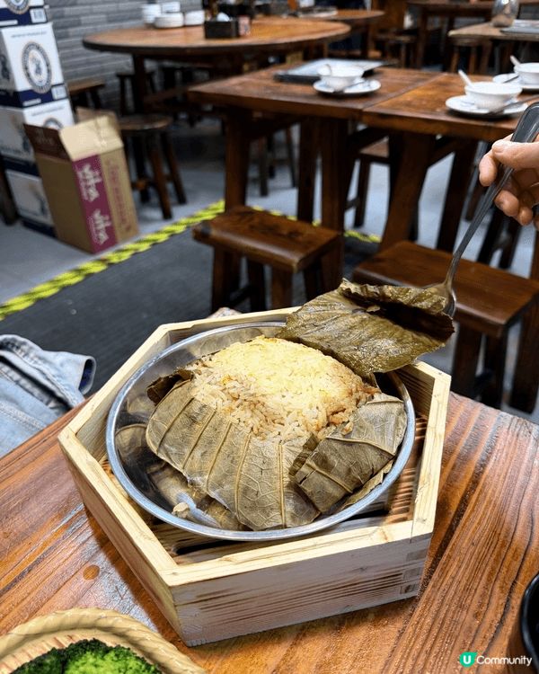 醉潮館位於荃灣三陂坊，主打正宗地道的潮汕菜式，餐牌上每樣都是...