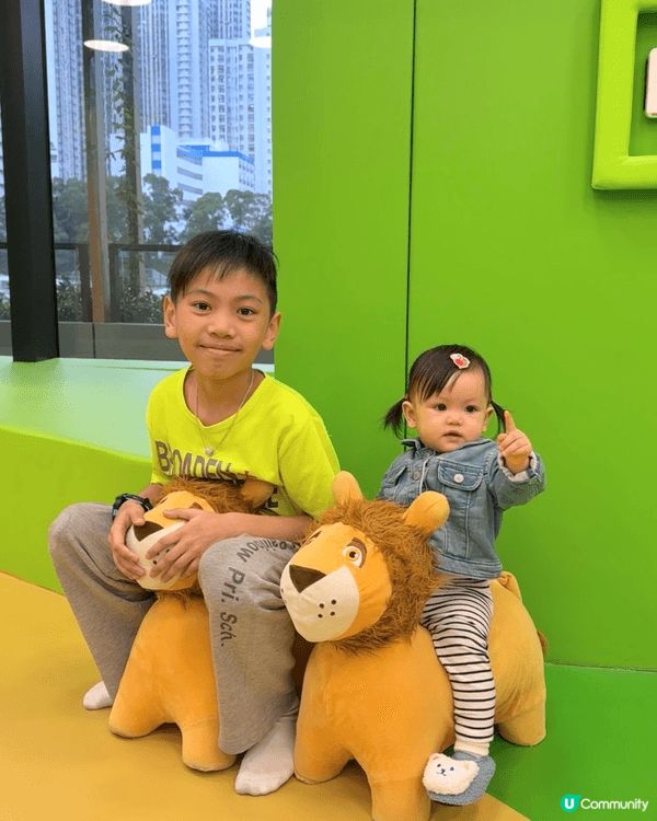 新開冇幾耐嘅馬仔坑體育館，入面嘅兒童遊樂場，暫時唔多人設施好...