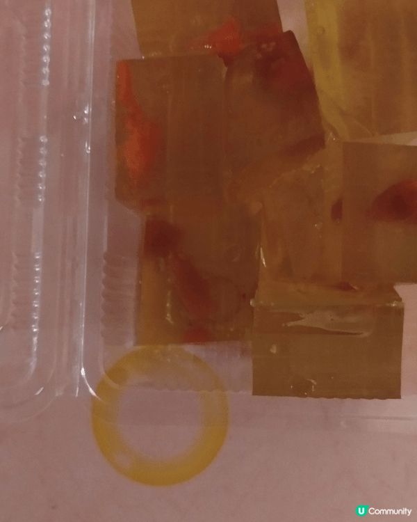 三款食品都是賣相吸引,價格不貴,有10元即制雞蛋仔和桂花糕,...