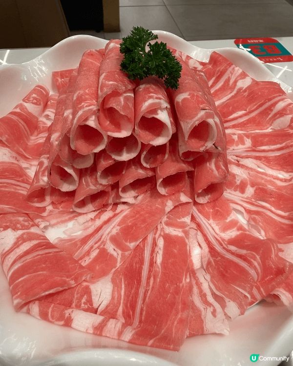 旺角快樂小羊火鍋絕對值得大讚！羊骨熬製的湯底濃郁鮮香，肉品新...