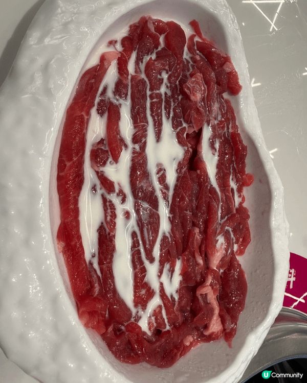 旺角快樂小羊火鍋絕對值得大讚！羊骨熬製的湯底濃郁鮮香，肉品新...