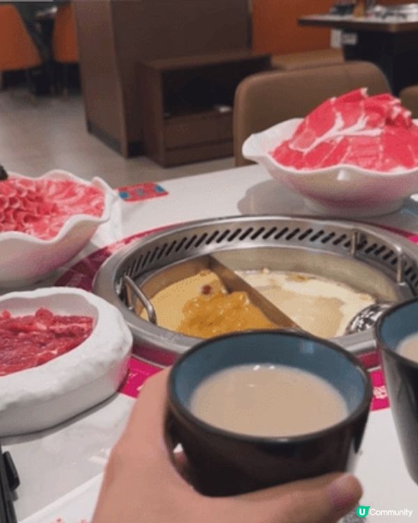 旺角快樂小羊火鍋絕對值得大讚！羊骨熬製的湯底濃郁鮮香，肉品新...