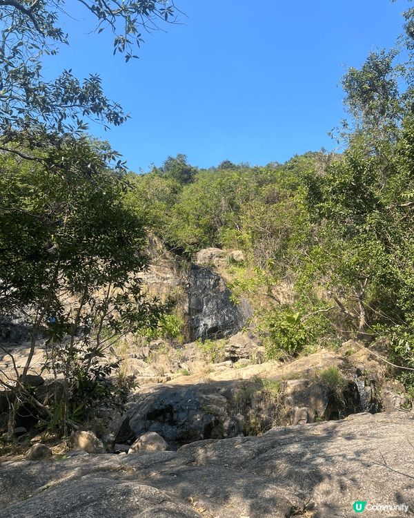 銀礦灣瀑布,適合一家大細之郊遊路徑。到達梅窩後，沿奧運徑行大...