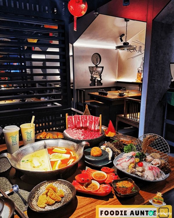同屋企人聚餐慶祝佳節，最鍾意就係食自助餐或者去打邊爐，勝在氣...