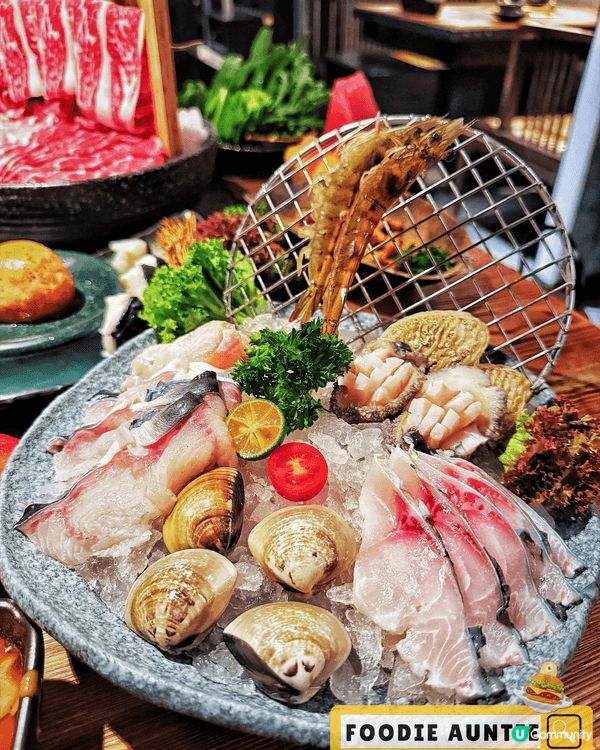 同屋企人聚餐慶祝佳節，最鍾意就係食自助餐或者去打邊爐，勝在氣...