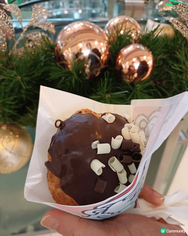 在荃灣廣場行累了，見到有beard papa's 的甜點，忍...