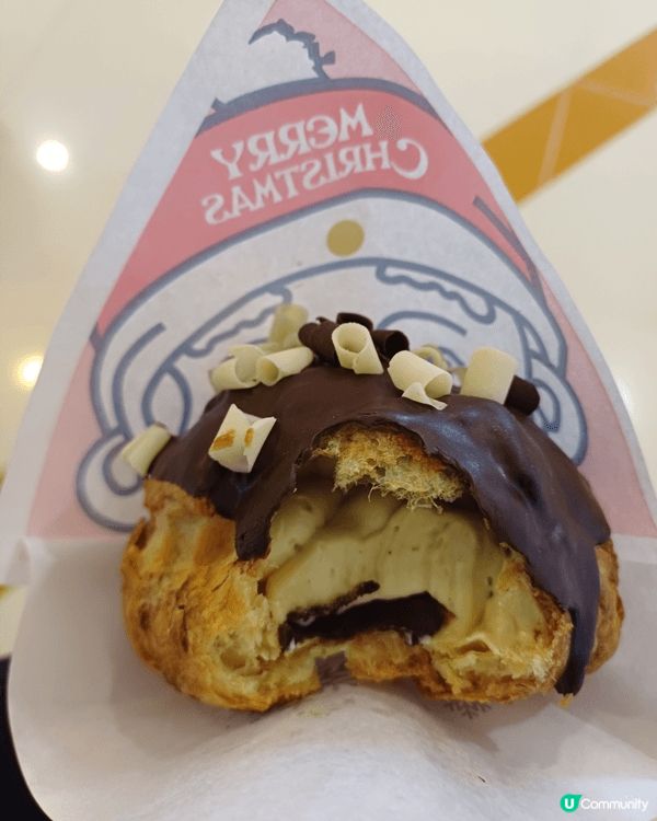 在荃灣廣場行累了，見到有beard papa's 的甜點，忍...