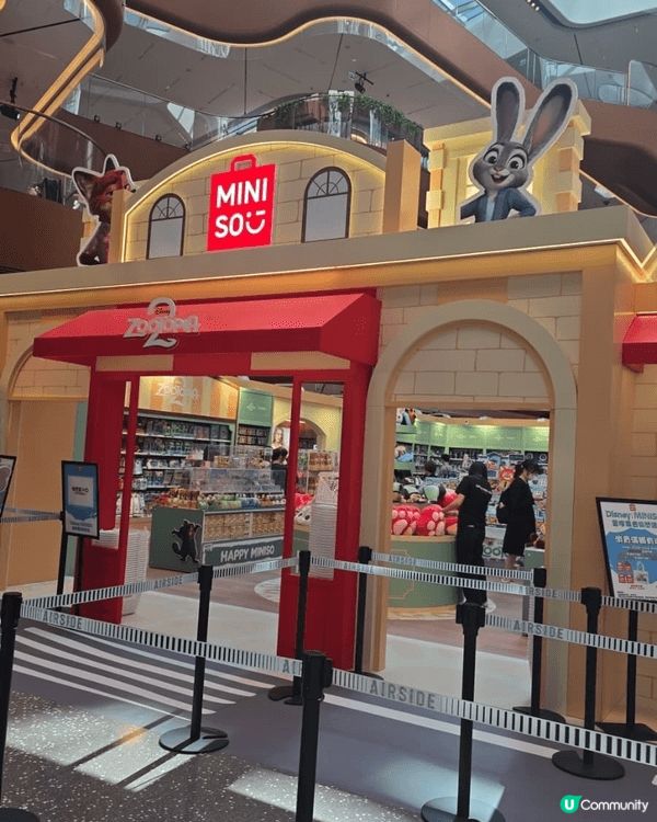 旺角東 shopping mall 好靚既裝飾