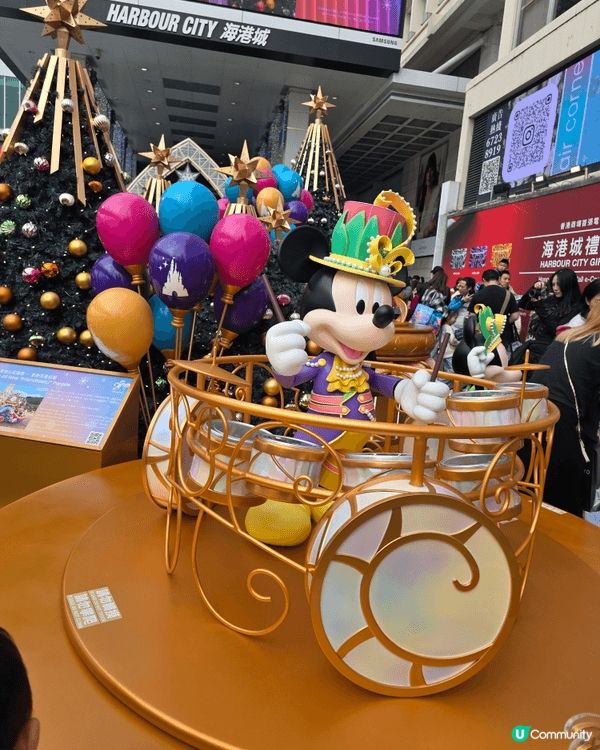 disney 聖誕裝飾進駐海港城，米奇and friends...