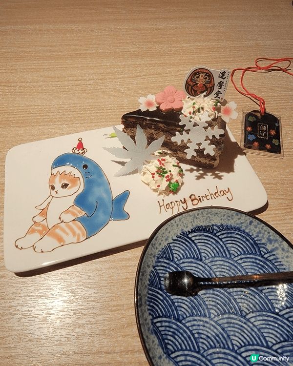 這裡的壽喜燒可以自己燒/店員幫忙燒，🔥