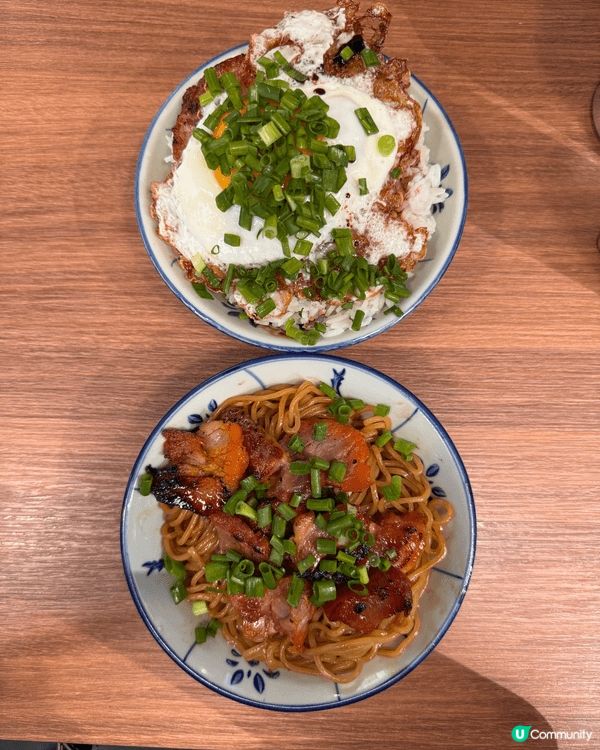 尖沙咀兩草餐廳餐牌多元，香煎脆邊蛋肉餅飯及豬油撈麵香口惹味，...