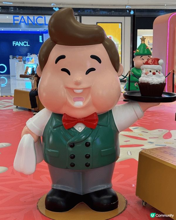 The Wai 聖誕裝飾很得意 主題係糖果蛋糕屋 見到d肥嘟...