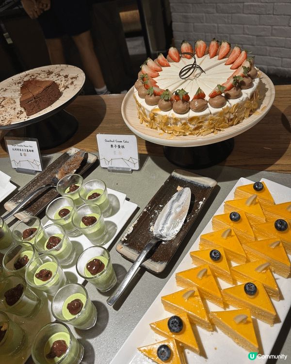 自助餐食物豐富 好多款甜點令到小朋友目不暇給 大人小朋友都啱...
