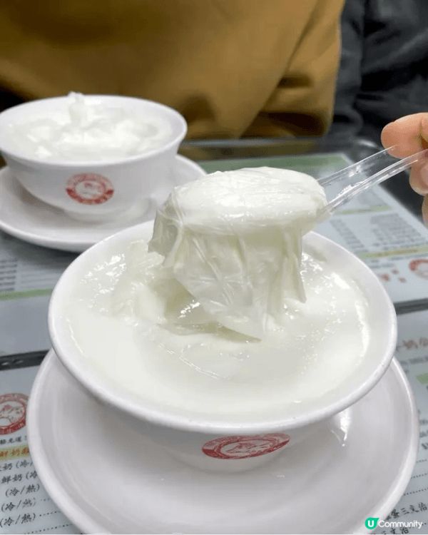 如果你在香港想打卡美食，我推薦你試試義順牛奶有限公司的奶醬多...