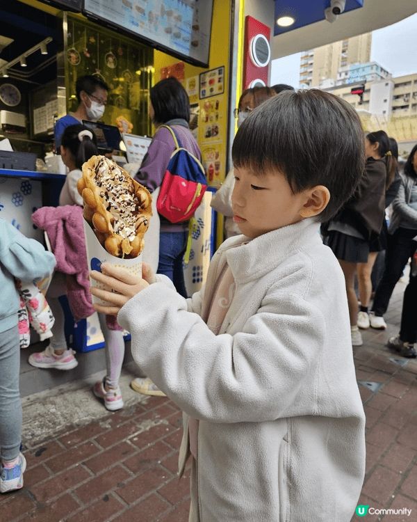 旺角區內佈滿人氣食店，我地最鐘意去食雞蛋仔；而且有好多樓上小...