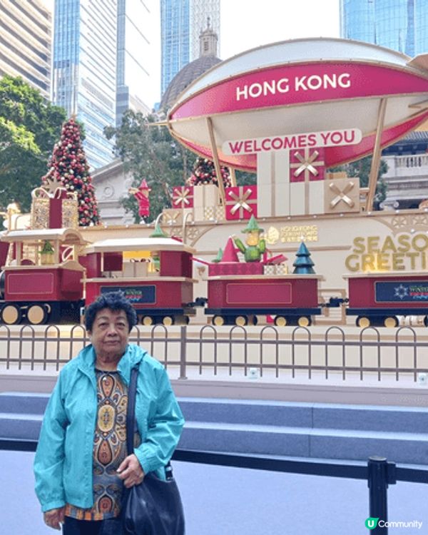 生日和媽媽去中環聖誕市集，很多打卡位，附近中環街市也很多東西...