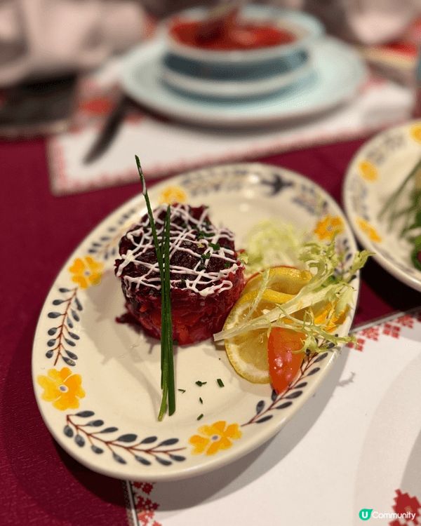 位於中環的東歐餐廳 ，全港唯一一間主打烏克蘭菜式，食物質素很...