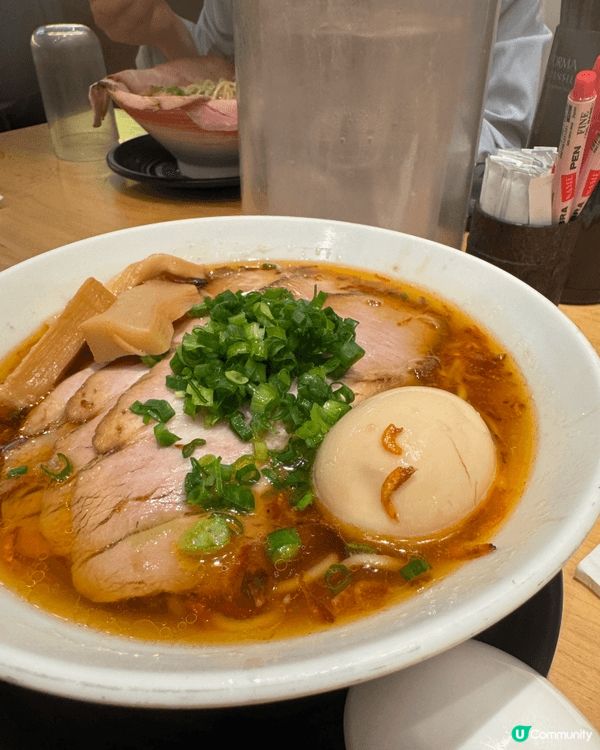 丸京拉麵是位於觀塘宜安街的隱世拉麵店，拉麵湯底香濃而不重味精...