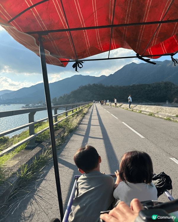 喜歡帶着子女，去不同地方探索，觀賞香港不同的景色及景點，陪伴...