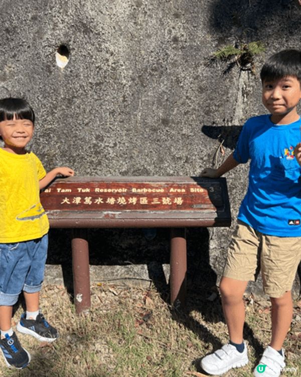 呢個係大潭篤水塘，非常適合和小朋友去遊玩，平路易行，沿路見到...