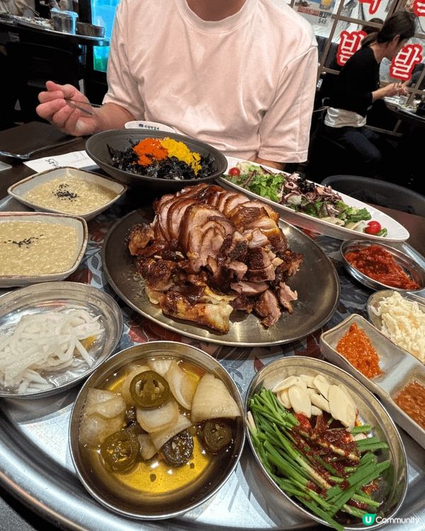 韓式豬手套餐，一個價錢成張枱都有野食，打卡一流!
