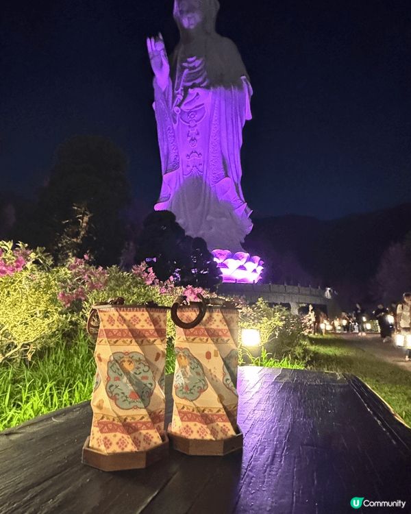 晚間的慈山寺是一個難得的打卡熱點，以往一年就只有一次機會在晚...