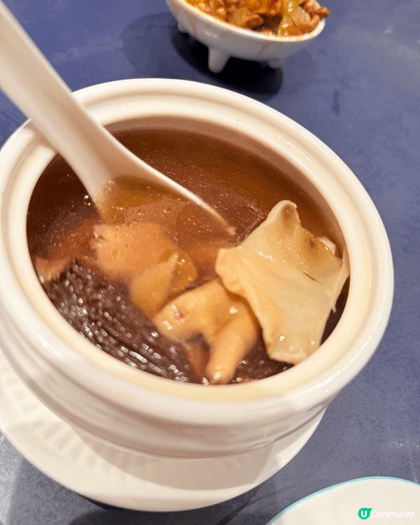 今次來到潮江春食晚餐做節，有驚喜因價錢不是太貴已經可以食到鮑...