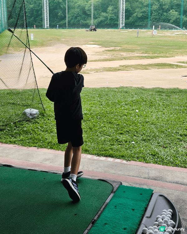 到屯門哥爾夫球場打Golf，平價高級活動，仲有教練教導。