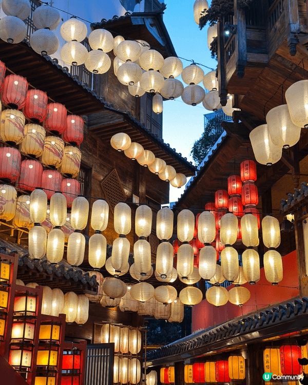 一向都好鍾意漢服嘅我，係深圳發現咗呢間以盛唐長安街景為主題✨...