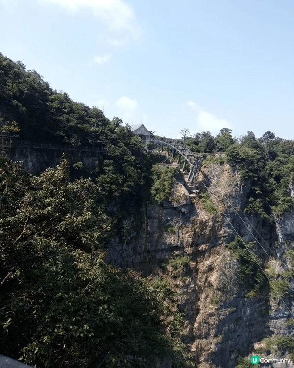 張家界是過唔錯的旅遊景點這的景點山清水秀的白深圳皇冠酒係個唔...