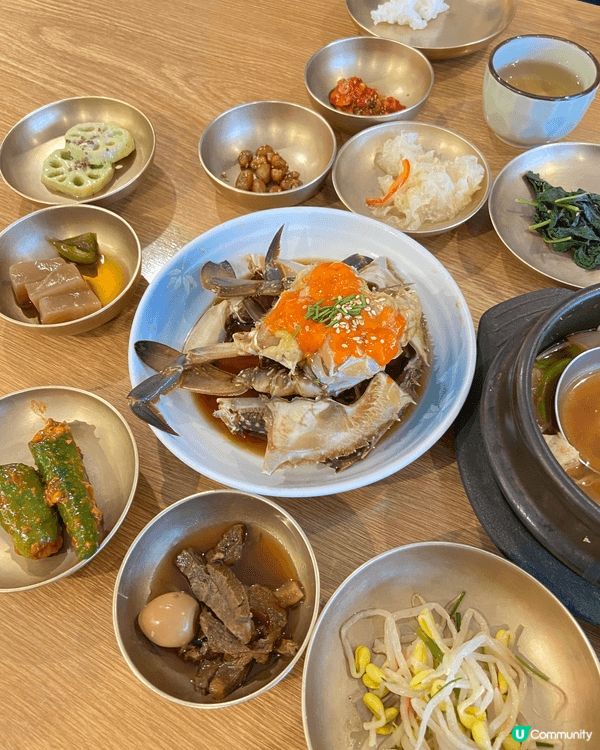 韩国之行，尝了当地特色的釜饭，酱油蟹，石头烤贝壳，还试了玉桂...