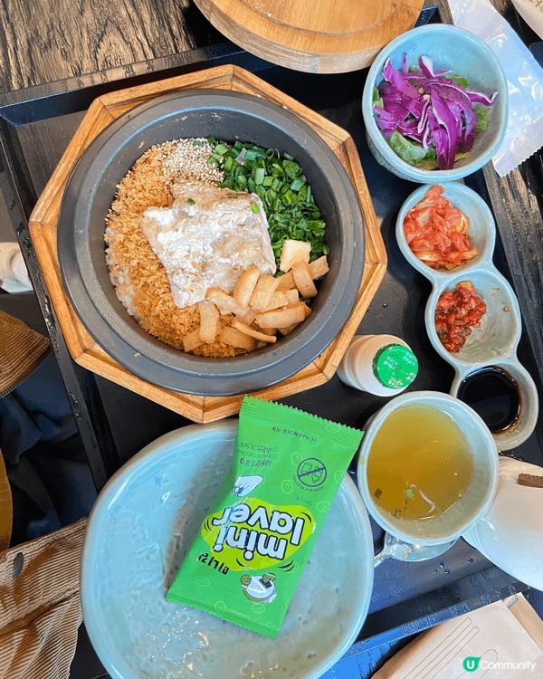韩国之行，尝了当地特色的釜饭，酱油蟹，石头烤贝壳，还试了玉桂...