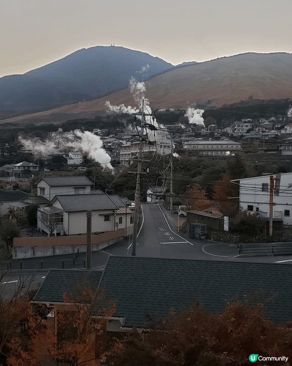 九州福岡，白色大煙霧起溫泉水，熱騰騰浸腳非常爽，酒店亦有溫泉...