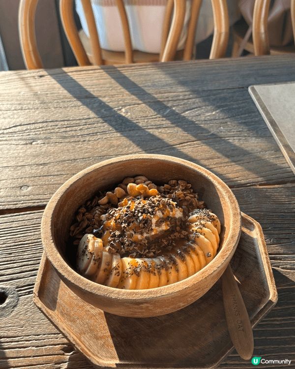 Thanks oat係一間出名食yoghurt 嘅cafe，...