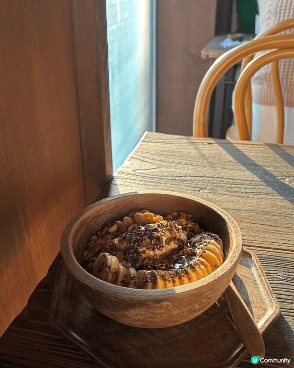 Thanks oat係一間出名食yoghurt 嘅cafe，...