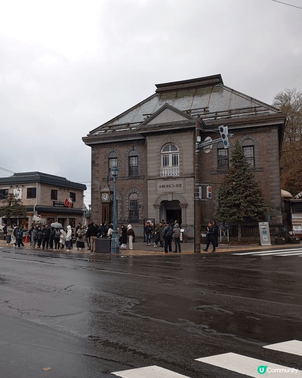 北海道小樽市出名音樂盒。除咗可以親手整獨一無異的音樂盒外，仲...