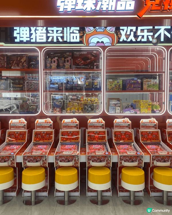 南京新街口商圈匯聚多間大型百貨公司與潮流品牌，適合喜歡購物嘅...