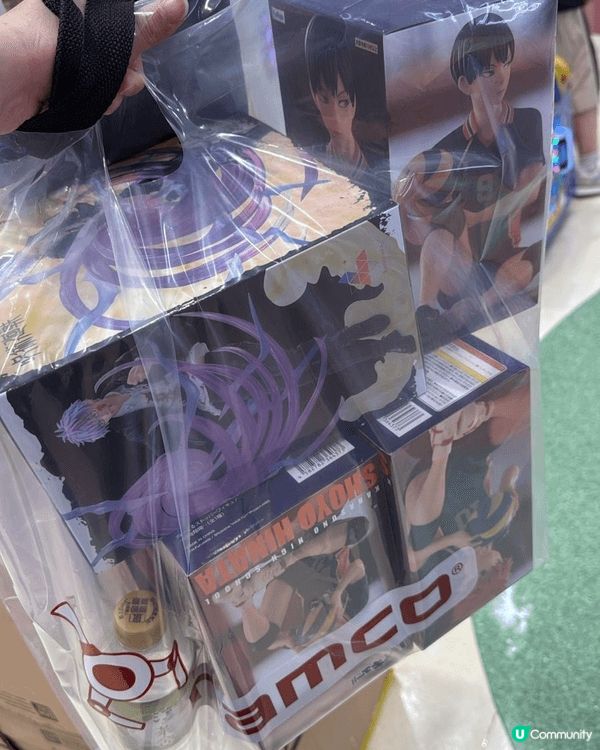 行入去Namco夾公仔場，第一下就被五光十色嘅機台吸引，公仔...