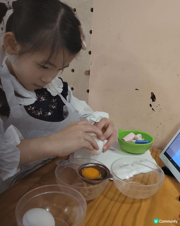 聖誕我推薦一家人去Bake Your Own HK到親手製作...