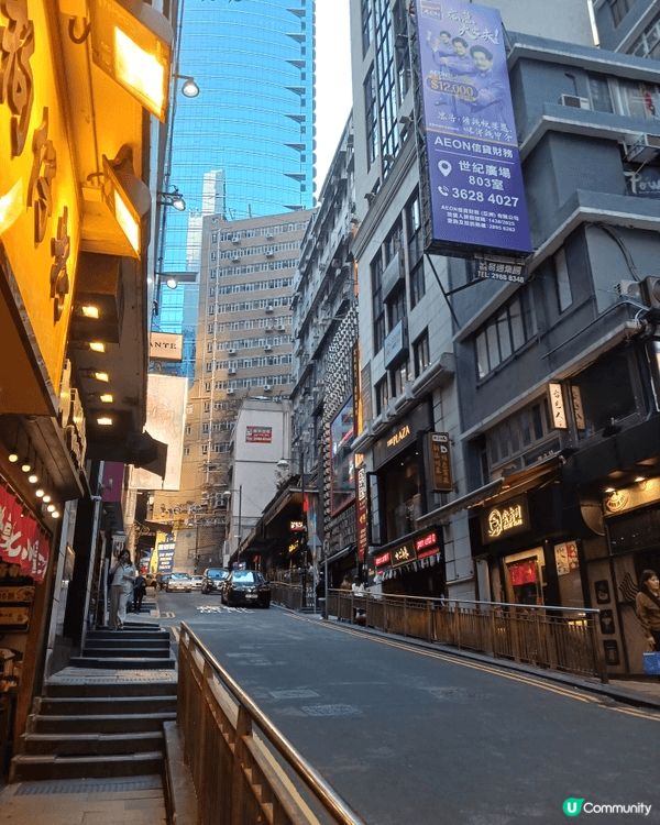 第一張係遊客及本地人勝地-蘭桂芳，很多遊人都會在這個地方喝酒...
